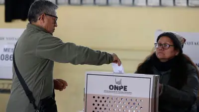 Perú: Concluye votación presidencial y comienza escrutinio