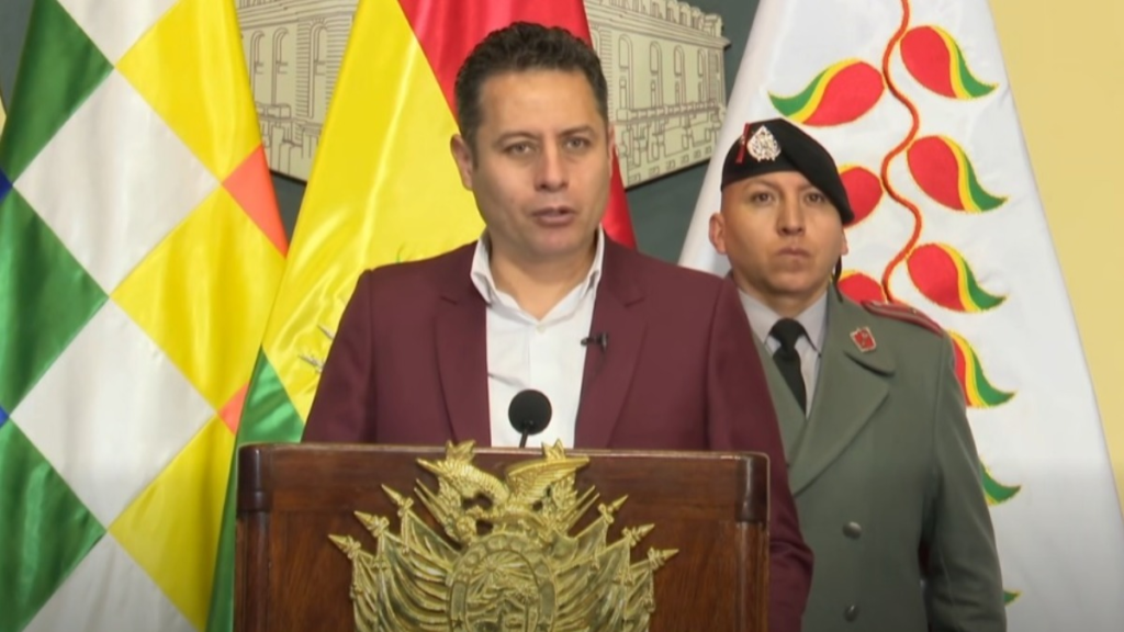 Lara cuestiona fondo con rebaja salarial presidencial