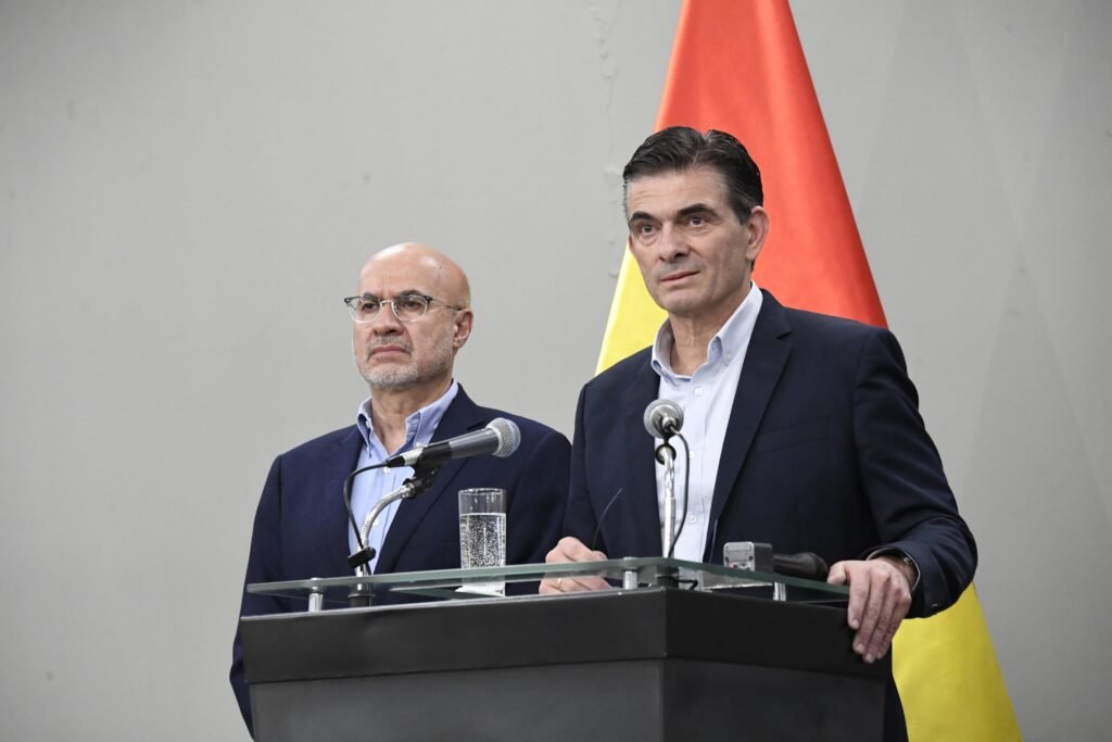 ¡Devalúan el boliviano! Tu salario es menos