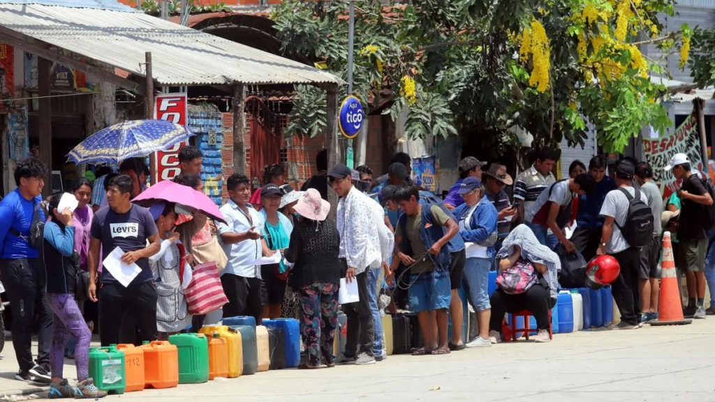 Gobierno de Paz: ¿Promesas rotas y gasolina basura?